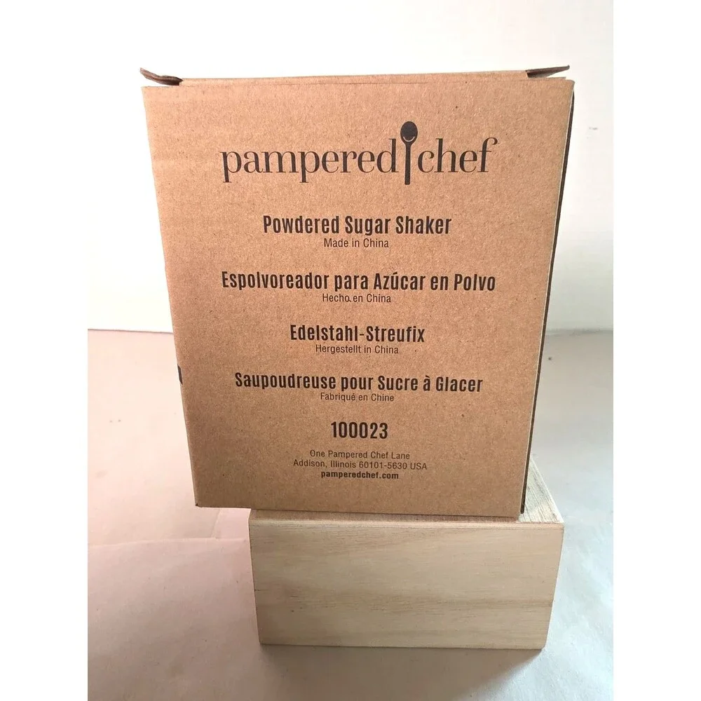 NIB Pampered Chef Powdered Sugar Shaker Item #100023 Retired Baking